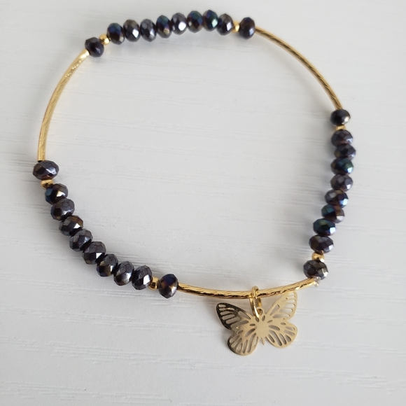 Bracelet, stackable dainty butterfly detail.  Single bracelet - Picture 2 of 6